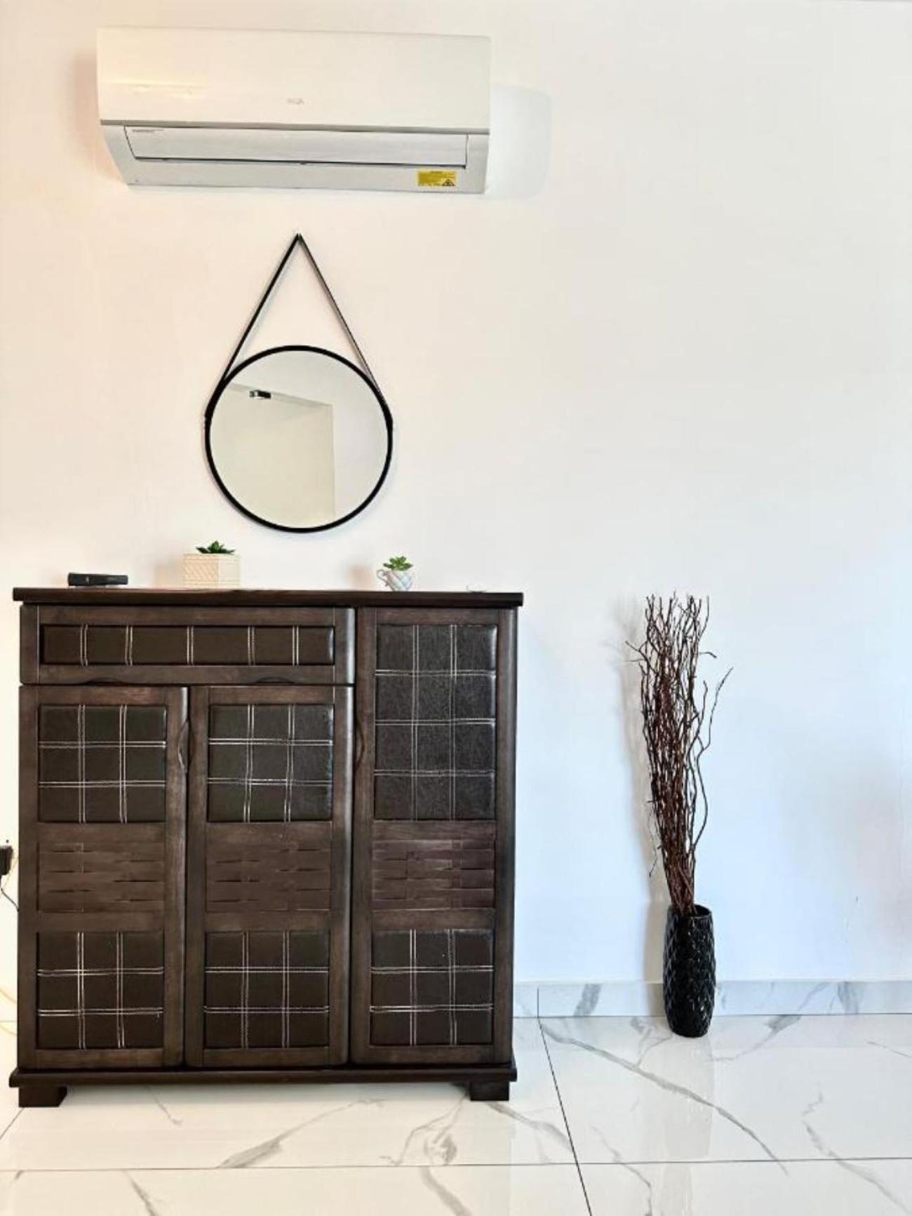 H&O Boulevard Breeze Apartment! Pafos Exterior foto
