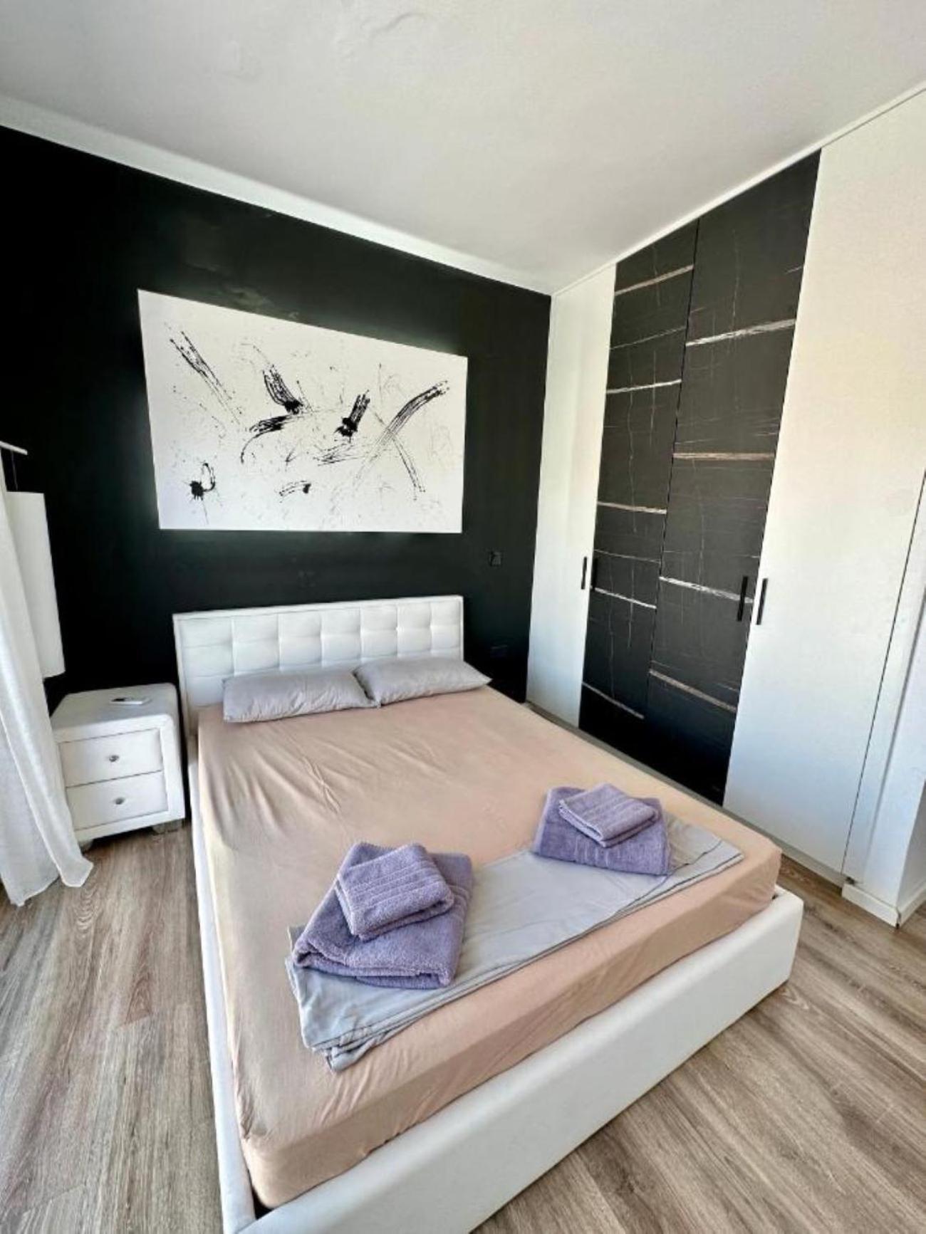 H&O Boulevard Breeze Apartment! Pafos Exterior foto