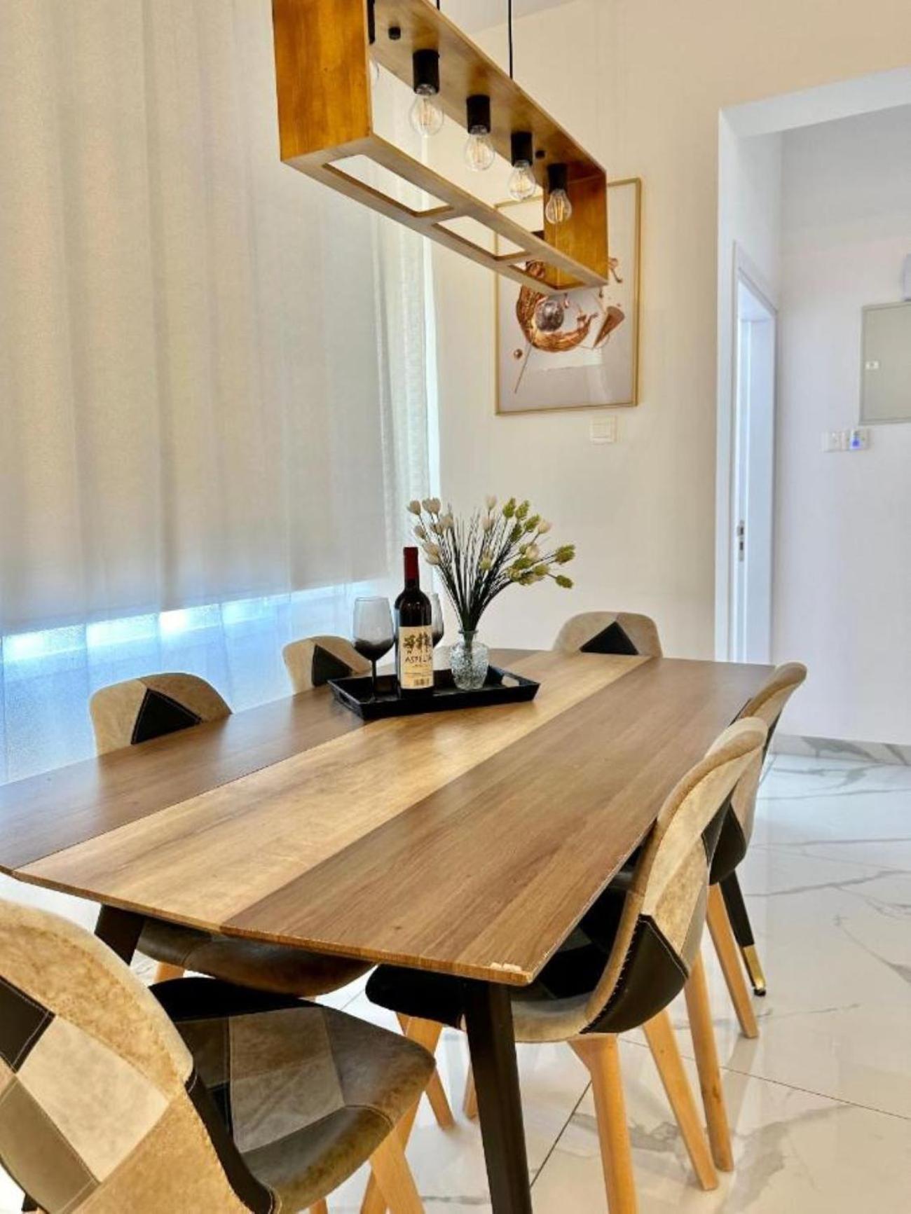 H&O Boulevard Breeze Apartment! Pafos Exterior foto