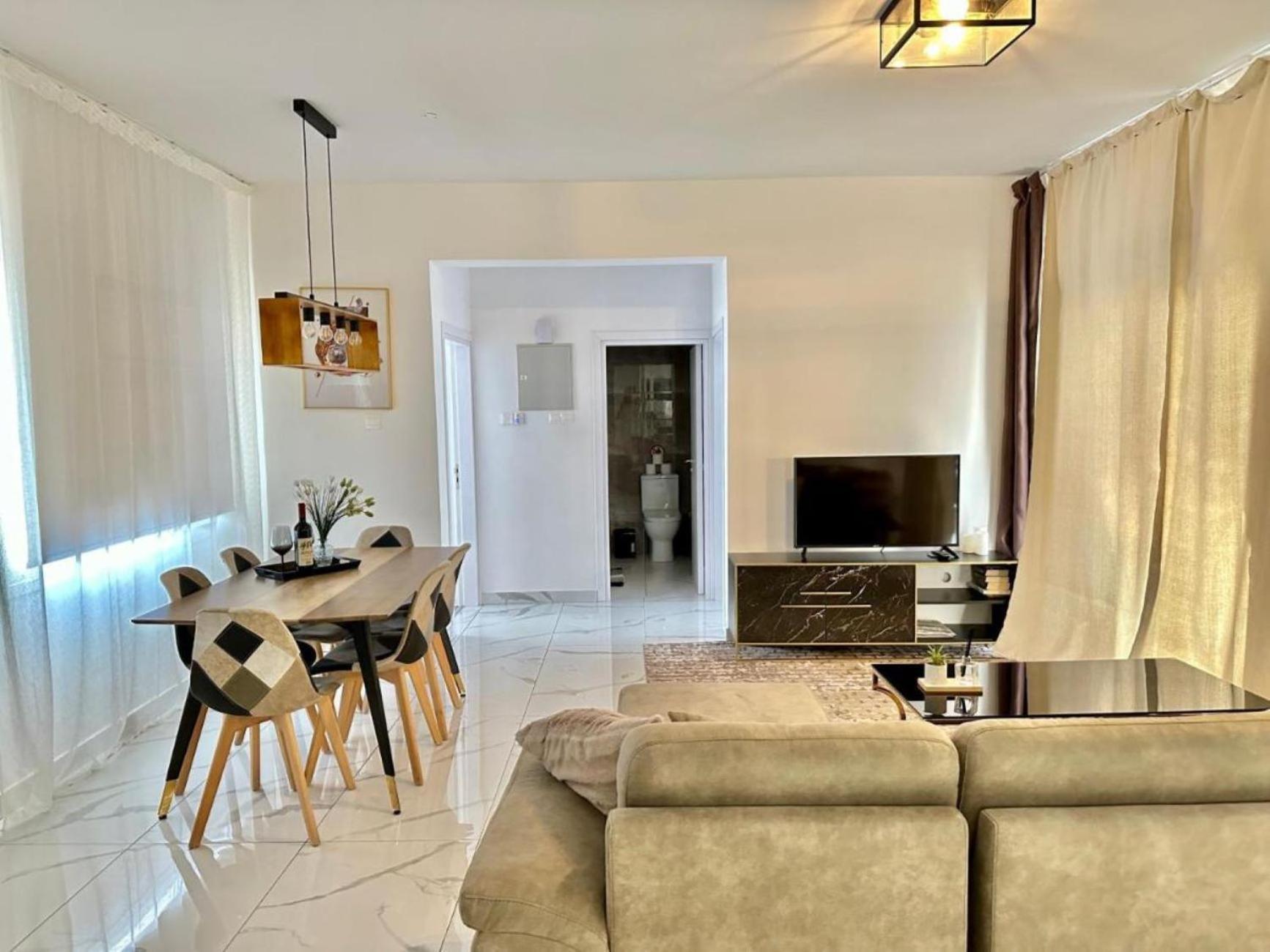 H&O Boulevard Breeze Apartment! Pafos Exterior foto