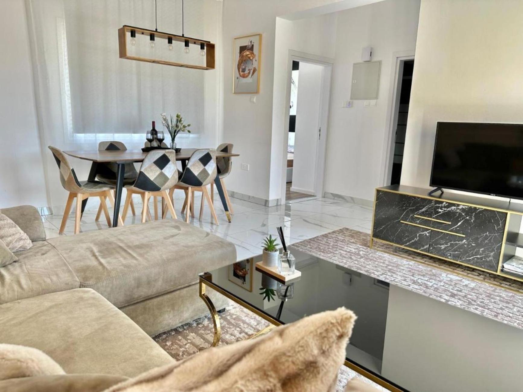 H&O Boulevard Breeze Apartment! Pafos Exterior foto