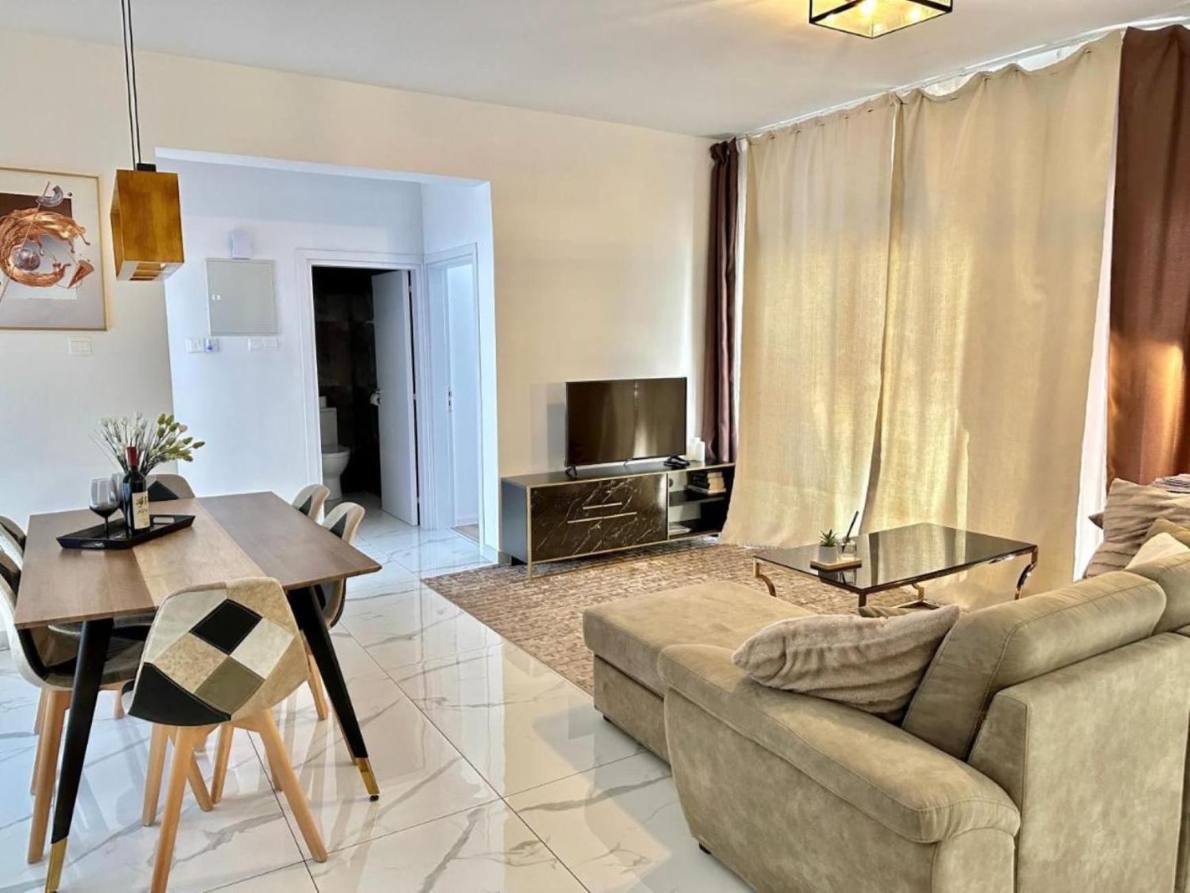 H&O Boulevard Breeze Apartment! Pafos Exterior foto