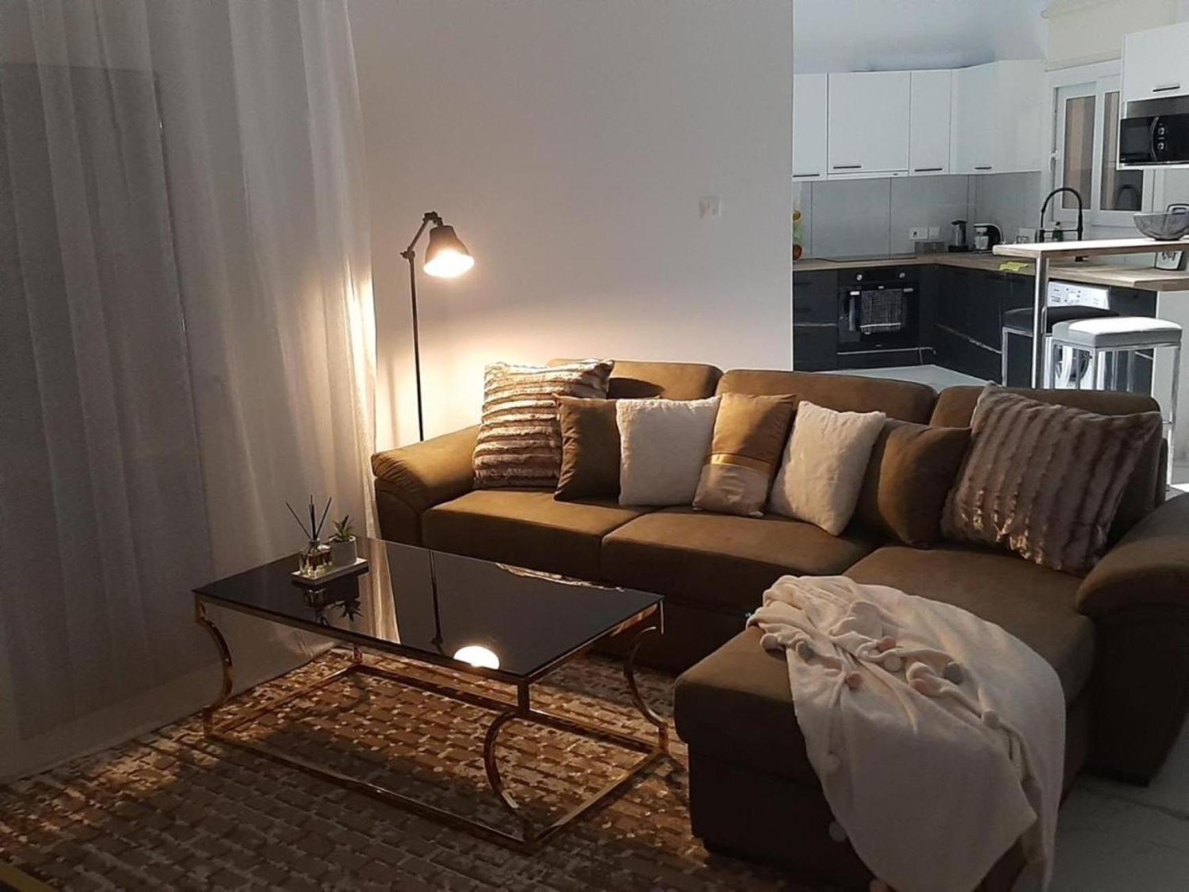 H&O Boulevard Breeze Apartment! Pafos Exterior foto