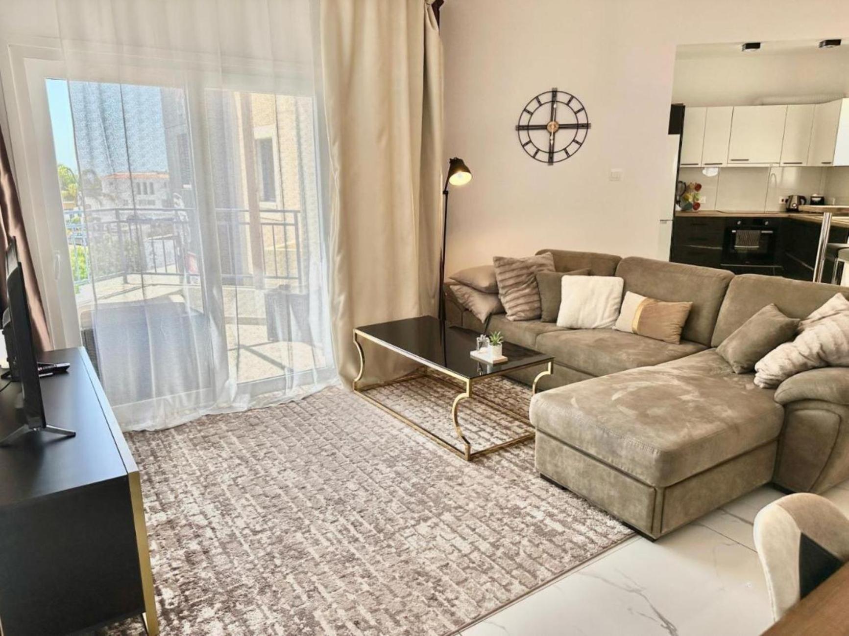 H&O Boulevard Breeze Apartment! Pafos Exterior foto